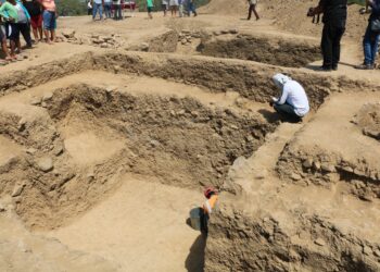 Arqueólogos descubren templo de una cultura desconocida en Perú