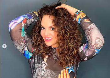 Tatiana dice adiós a sus rizos y rejuvenece con su cabello lacio