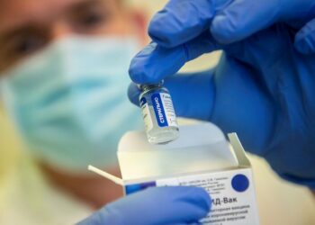 La presidenta de la Agencia Europea de Medicamentos aconsejó no aprobar el uso de la vacuna rusa Sputnik V