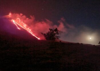 Volcán Pacaya de Guatemala intensifica su actividad