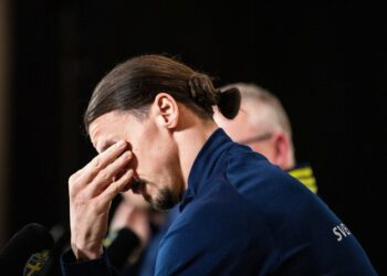 Zlatan Ibrahimovic rompió en llanto en plena conferencia de prensa por su regreso a la selección sueca