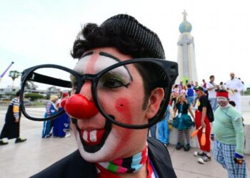 Gobierno inicia proceso para que artistas salvadoreños accedan al subsidio de FIREMPRESA