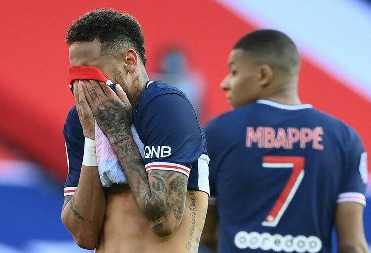 Neymar se fue expulsado y desató un escándalo tras la derrota histórica del PSG ante Lille