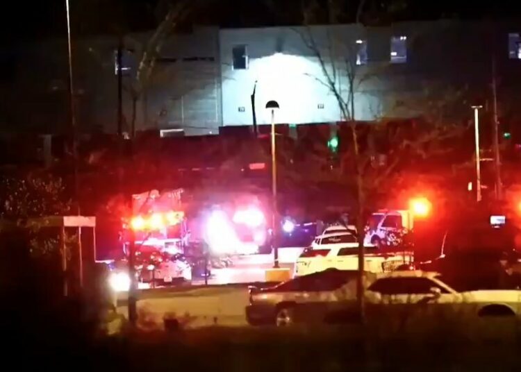 Al menos ocho muertos deja un tiroteo dentro de un depósito de correos en Indianápolis