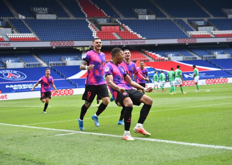 El PSG le anota al Saint Etienne cinco goles en 17 minutos
