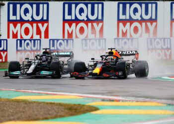 (VIDEOS) Max Verstappen ganó en el accidentado GP de Emilia Romaña y encendió la competencia con Hamilton