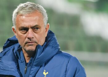 El Tottenham despidió a Mourinho