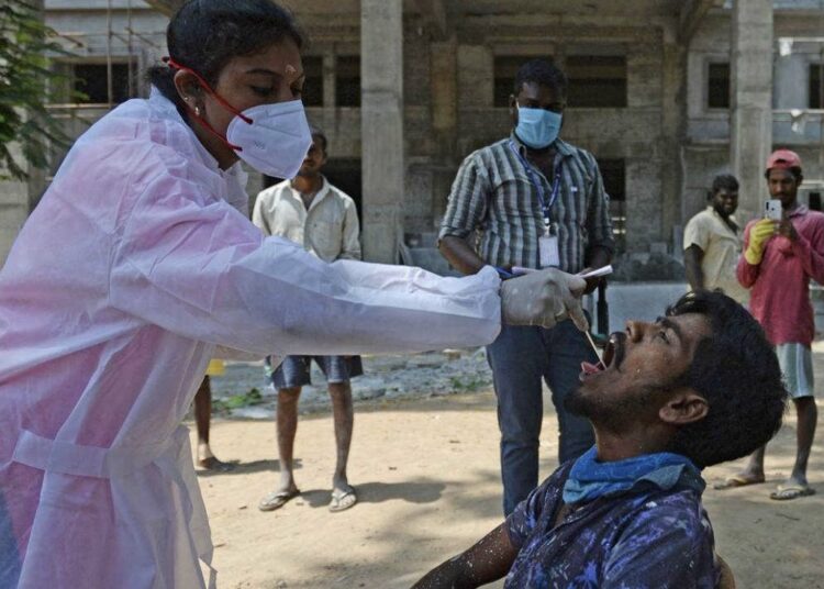 Nueva Delhi, India inicia seis días de confinamiento para frenar los contagios