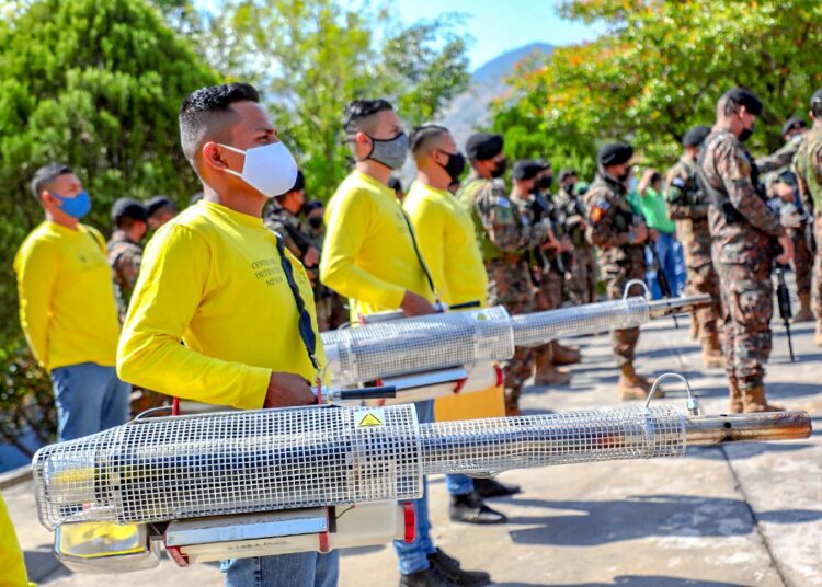 1.8 millones de viviendas se beneficiarán con la mega jornada de fumigación y abatización que ejerce el Gobierno