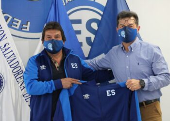 Hugo Pérez fue presentado como el nuevo entrenador de la selección salvadoreña de fútbol