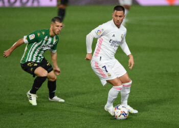 Real Madrid empató con Betis y puso la Liga al rojo vivo