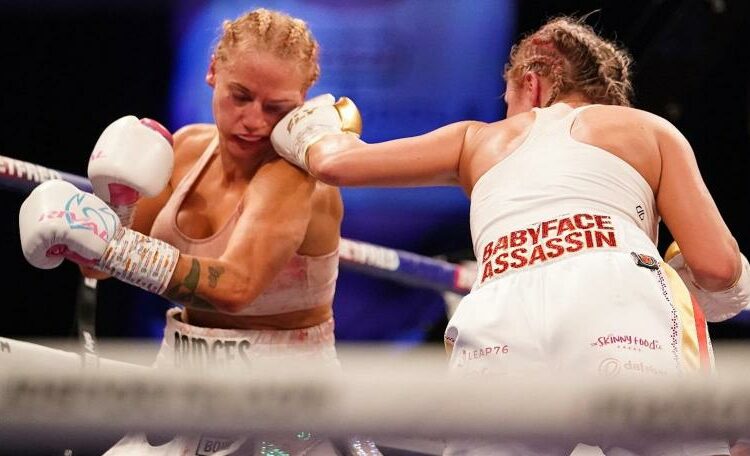 Boxeadora invicta que llegó al pesaje en ropa interior pierde la pelea, termina con un ojo destrozado y sin título mundial