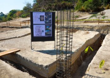 CEL realiza trabajos de terracería en el proyecto habitación Los Cocodrilos