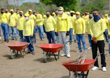 Privados de libertad realizan jornada de limpieza en Atiquizaya, Ahuachapán