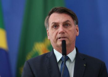 Jair Bolsonaro sobre el toque de queda en Argentina: “El ejército en las calles para mantener al pueblo en casa”