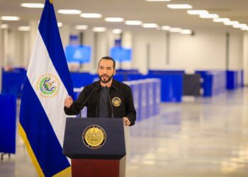 Nayib Bukele: «Mientras otros solo atacan, nosotros seguiremos trabajando»