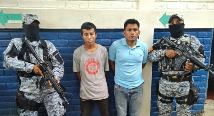 PNC captura a dos sujetos acusados de cometer extorsión en Sonsonate