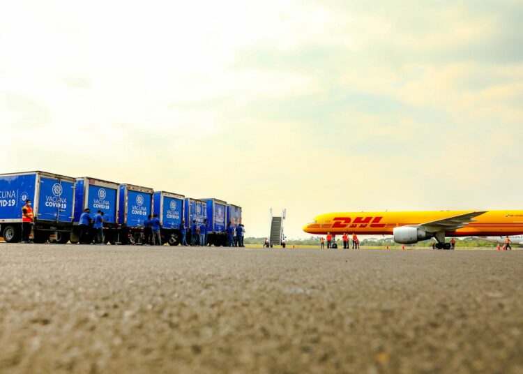 El Salvador recibe un lote de medio millón de vacunas