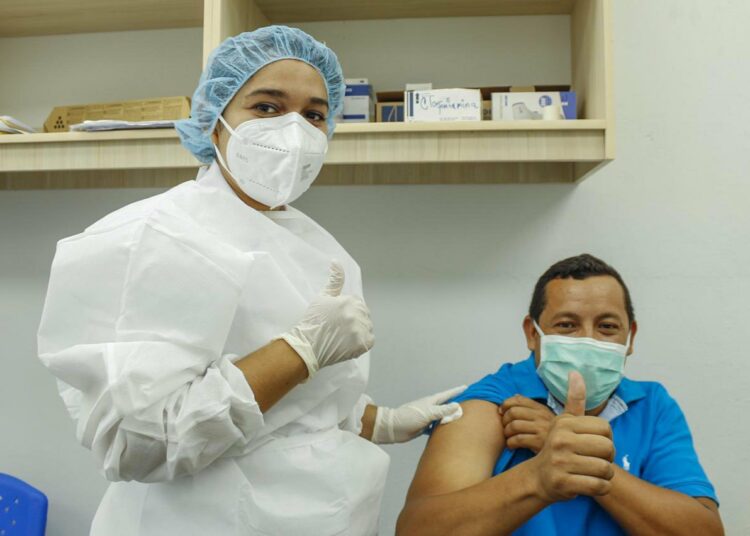 Inician jornada de vacunación para docentes universitarios