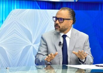 Ernesto Castro condena a directiva de la Asamblea por aprobar dar bonos a diputados salientes por adelantado