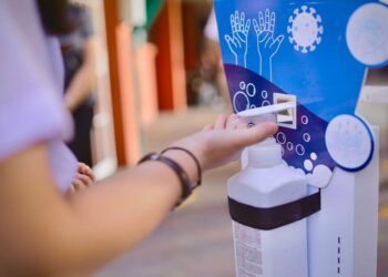 Escuelas abren sus puertas bajo estrictos protocolos de bioseguridad