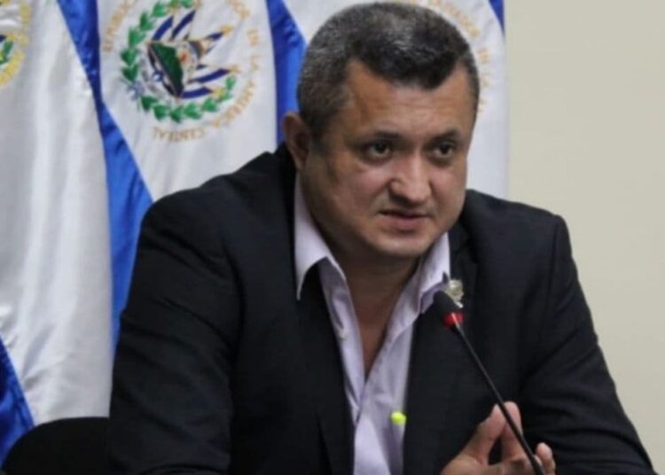 Diputado arenero saliente informa que ya se vacunó contra el COVID-19