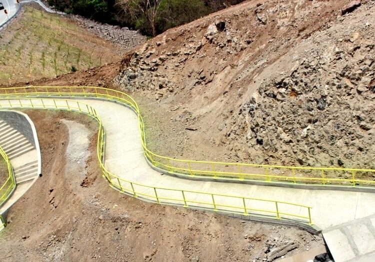 MOP entrega calle nueva y zonas peatonales a los habitantes de San Rafael, en La Libertad