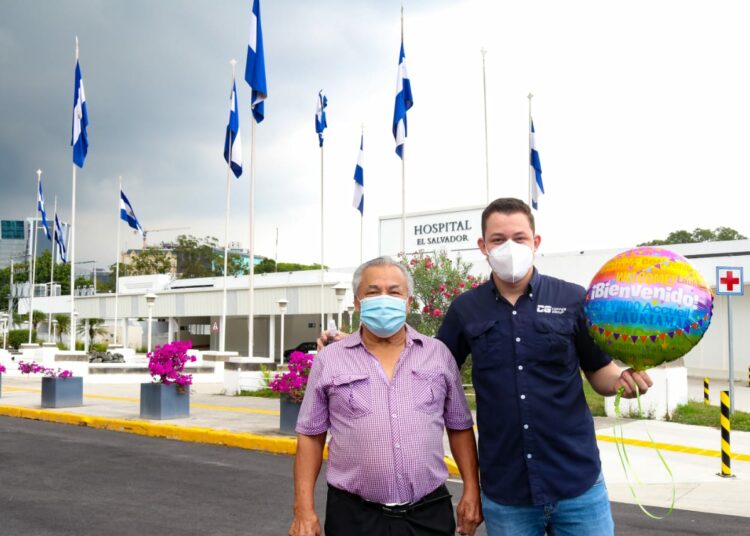 Hospital El Salvador: «hoy celebramos junto a 25 familias que vencimos al COVID-19 «
