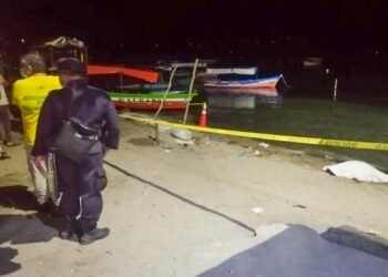 Una persona fallecida y otra desaparecida luego que una lancha volcara en el lago de Ilopango