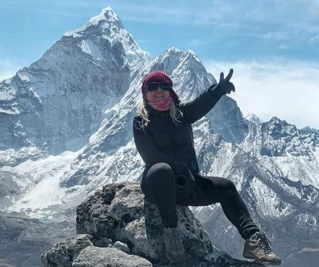 «Estoy con mucha fuerza y confianza»: dijo la montañista Alfa Karina Arrué que intenta llega a la cima del Everest