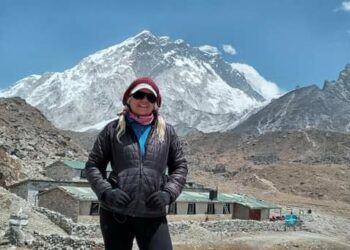 Alfa Karina Arrue, montañista salvadoreña sigue avanzando en su ruta a conquistar el Everest