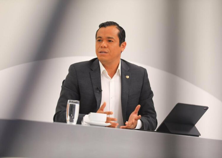 Solicitud de entrega de bonos a diputados será detalladamente revisada por Hacienda