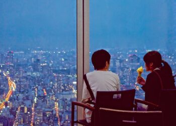 Japón usará inteligencia artificial para ayudar a sus ciudadanos a encontrar pareja y aumentar tasa de natalidad