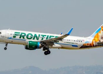 Este jueves inició operaciones Frontier Airlines, la aerolínea de bajo costo en El Salvador