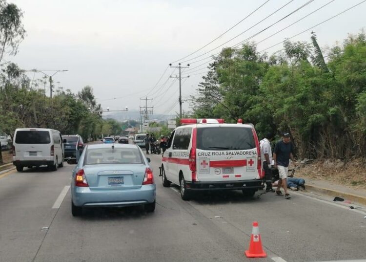 Motociclista fallecido tras accidentarse en carretera de Comalapa a San Salvador