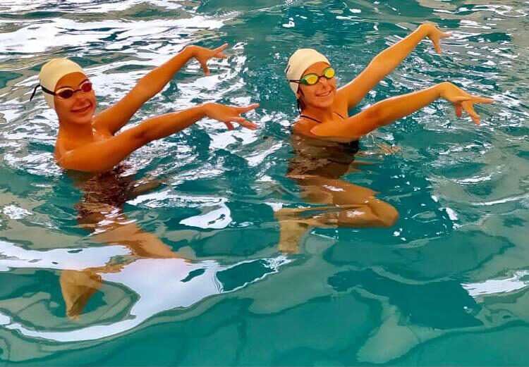 La natación artística salvadoreña con destaca actuación en festival mexicano