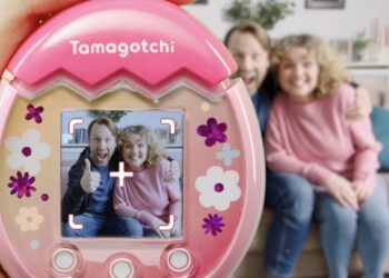 El Tamagotchi vuelve actualizado con una cámara