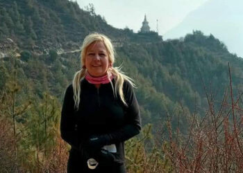 Alfa Karina Arrué, montañista salvadoreña se está condicionando al clima de Nepal para escalar el Everest