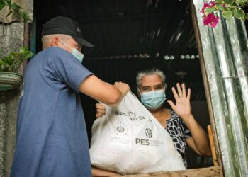 Gobierno continúa entregando paquetes alimentarios a familias de San Vicente