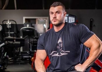 El fisicoculturista que se arrancó el tendón pectoral del hueso volvió a entrenar y mostró cómo quedó su cuerpo