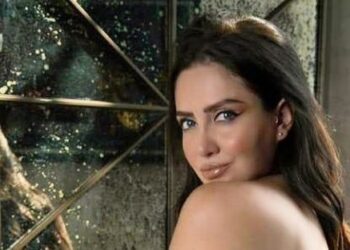 Celia Lora posa de lo más atrevida con diminuto bikini