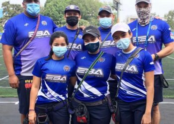 Arqueros salvadoreños compiten en la Copa del Mundo que se desarrolla en Guatemala