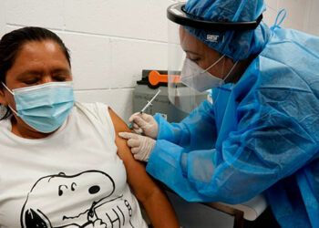 502,013 personas han sido vacunadas contra el COVID-19 hasta el momento en El Salvador