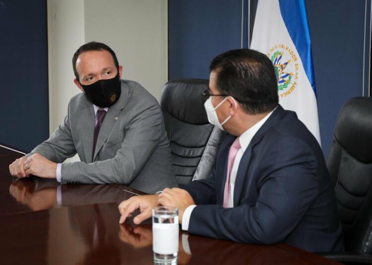 Ministro de Seguridad y Fiscal General coordinan esfuerzos interinstitucionales para el combaten al crimen