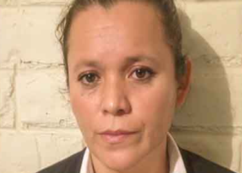 Capturan a falsa abogada que estafó a habitantes de Santiago Texacuangos