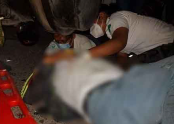 Motociclista se accidenta contra camión en horas de la madrugada de este viernes