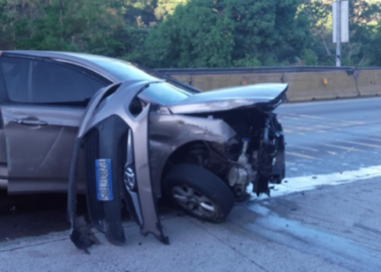 Fuerte accidente de tránsito deja 2 lesionados en Colón, La Libertad
