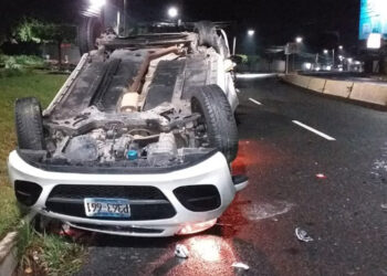 Accidente en Bulevar Orden de Malta deja una mujer lesionada