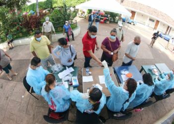 Cabinas móviles para pruebas PCR de covid-19 se encuentran en Ahuachapán