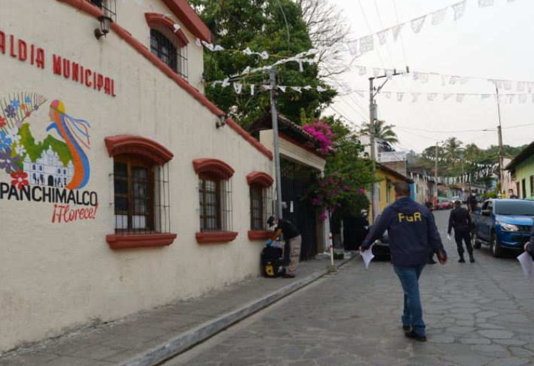 Alcaldía del FMLN indemniza indebidamente a empleados de confianza con casi $40,000 dólares